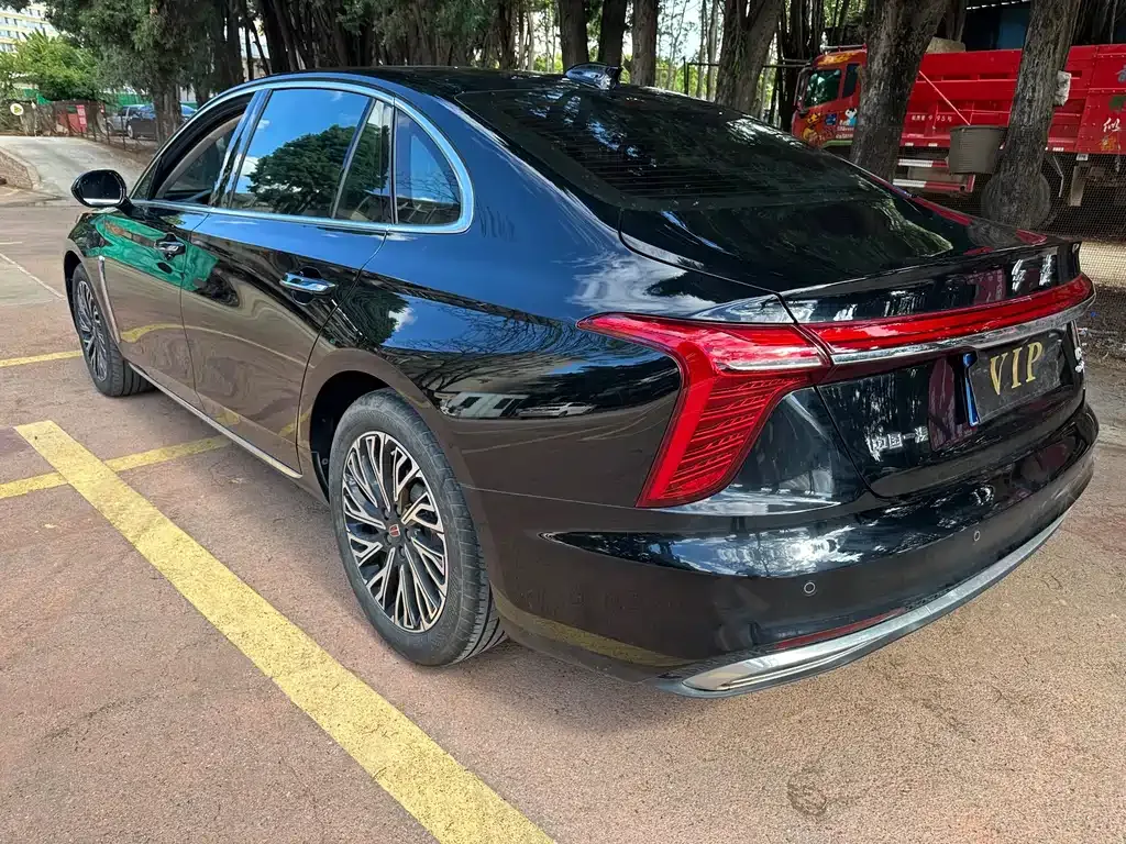 Hongqi H5 — фото 9