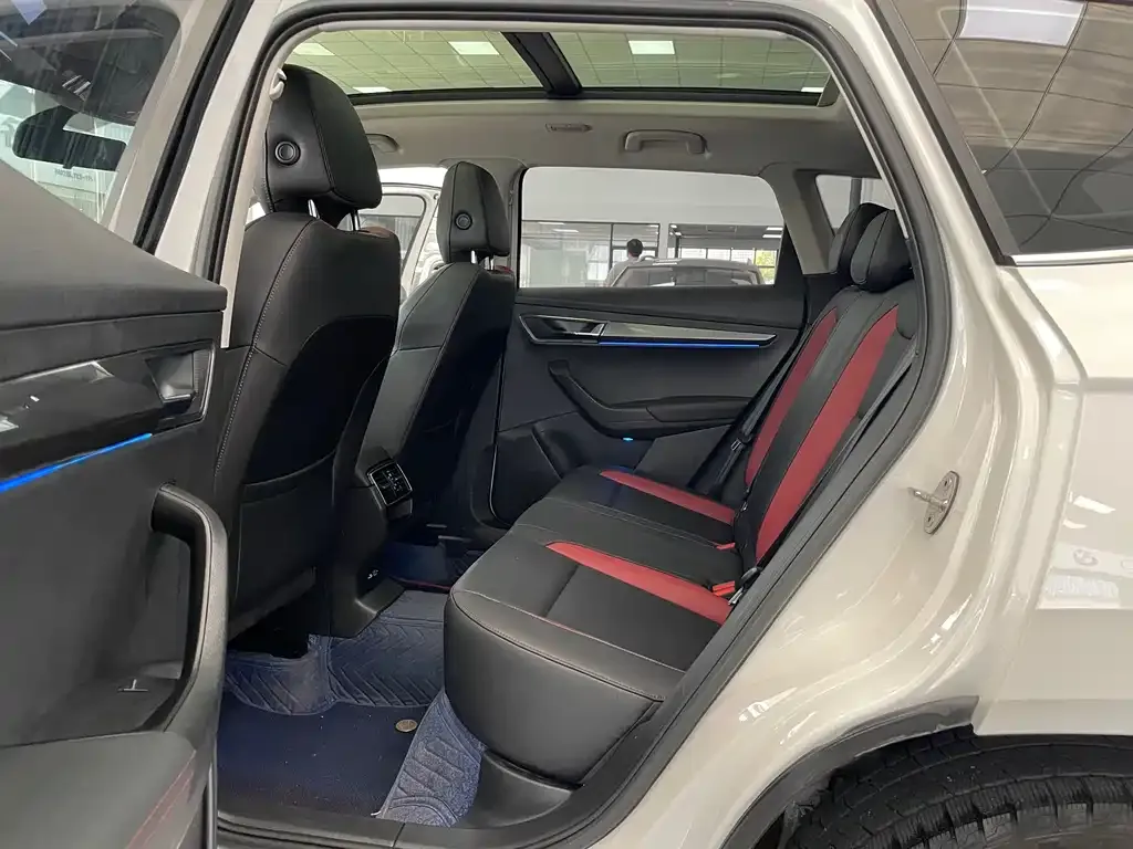 Skoda Karoq — фото 10