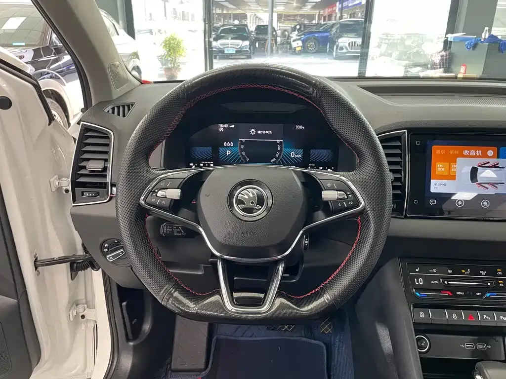 Skoda Karoq — фото 5