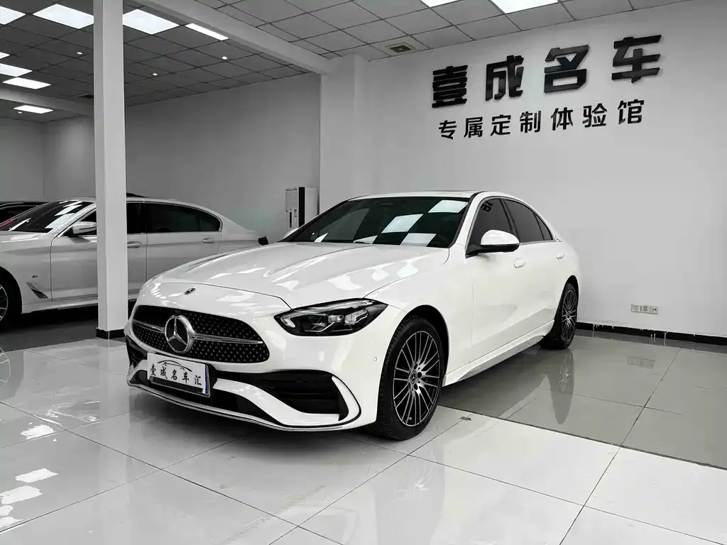 Mercedes-Benz C-Class — фото 1