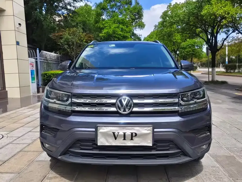 Volkswagen Tharu
