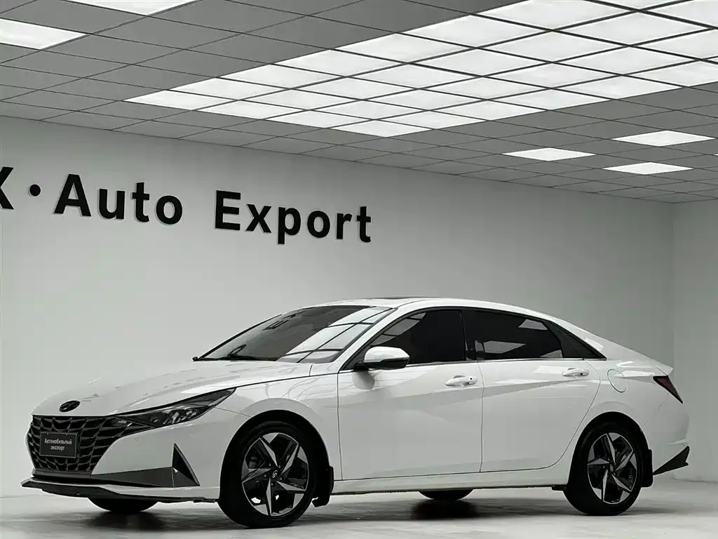 Hyundai Elantra — фото 6