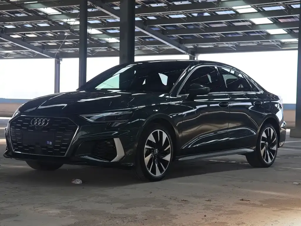 Audi A3 — фото 1