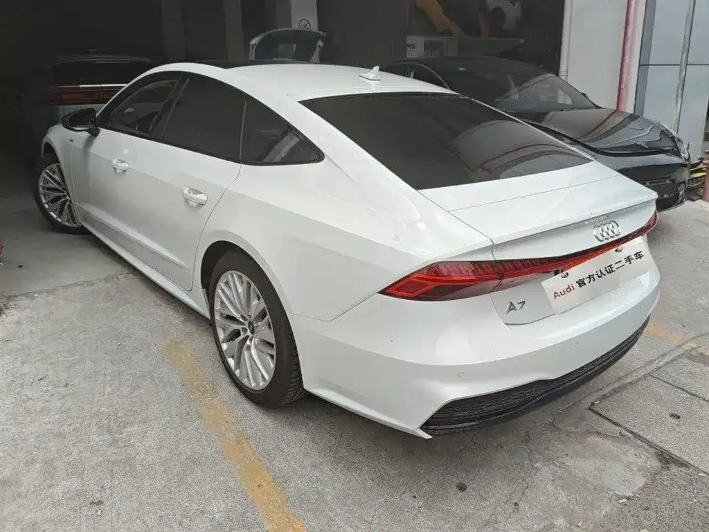 Audi A7 2021 из CN, фото 10