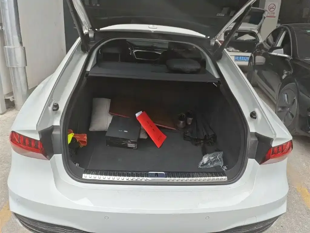 Audi A7 2021 из CN, фото 7