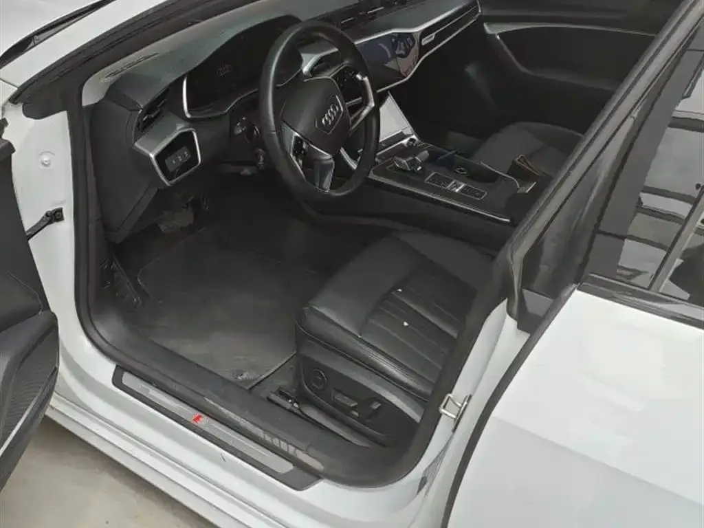 Audi A7 2021 из CN, фото 3