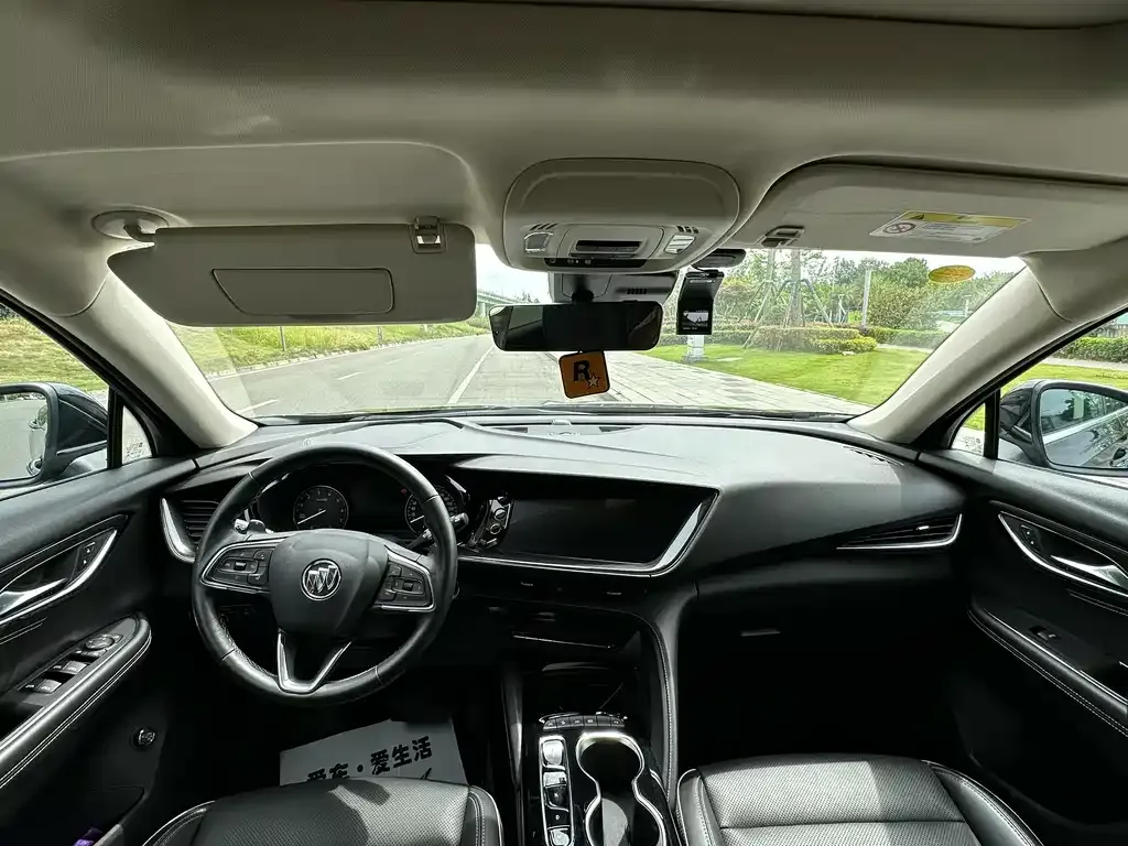 Buick Envision Plus — фото 8