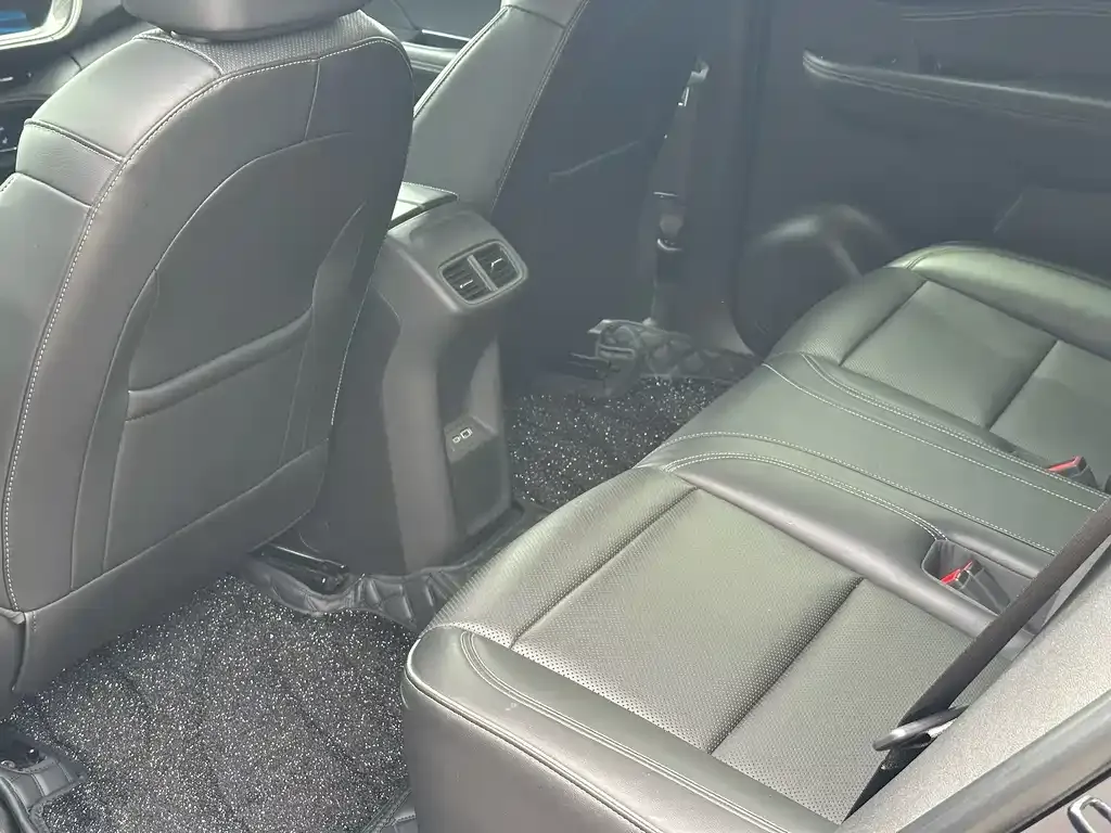 Buick Envision Plus — фото 9