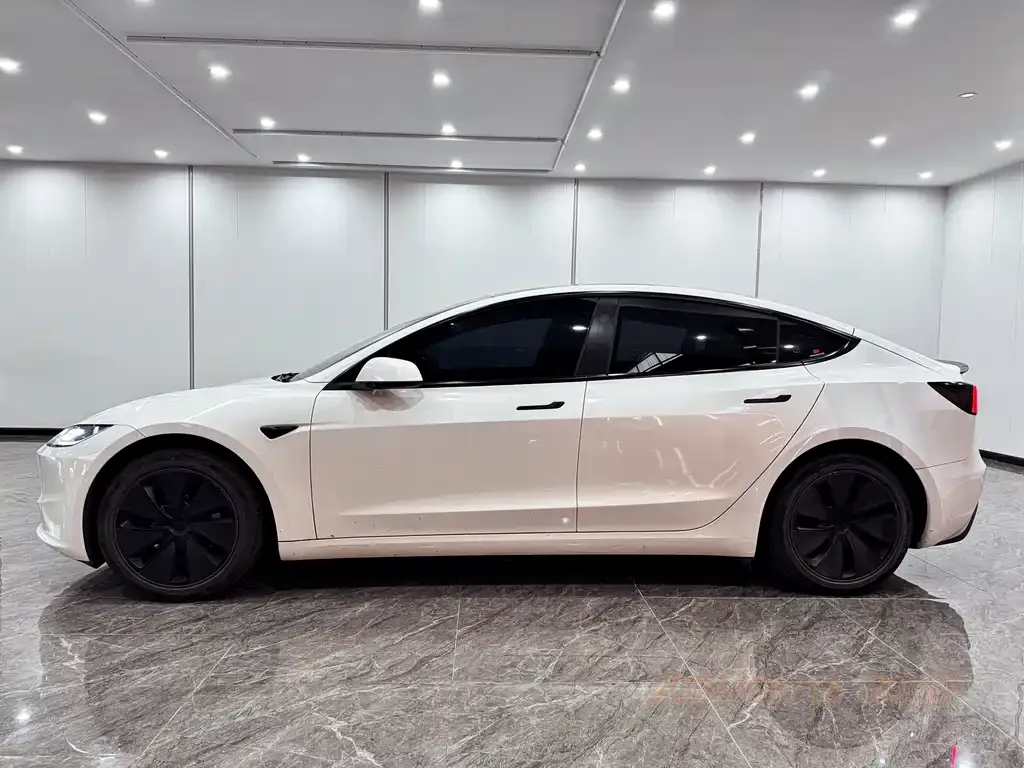 Tesla Model 3 — фото 10