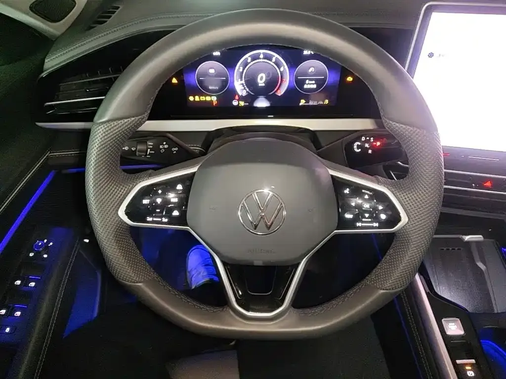 Volkswagen Passat — фото 10