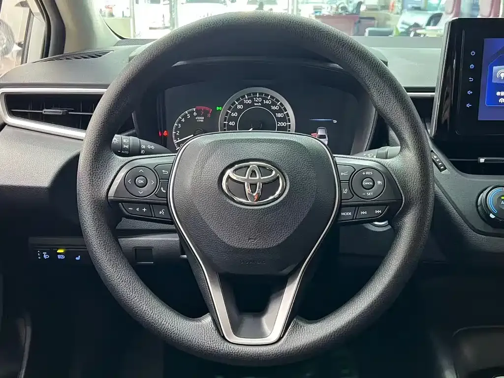 Toyota Corolla — фото 10
