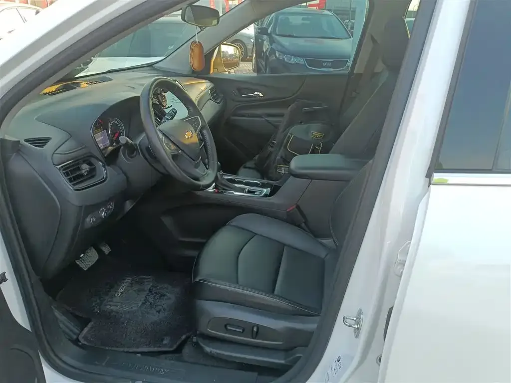 Chevrolet Equinox 2022 из CN, фото 5