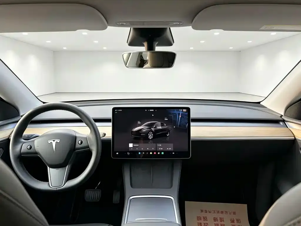 Tesla Model Y — фото 4