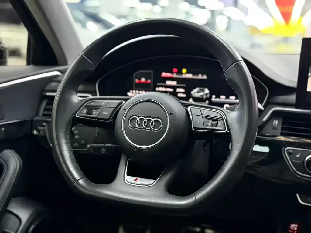 Audi A4L — фото 2