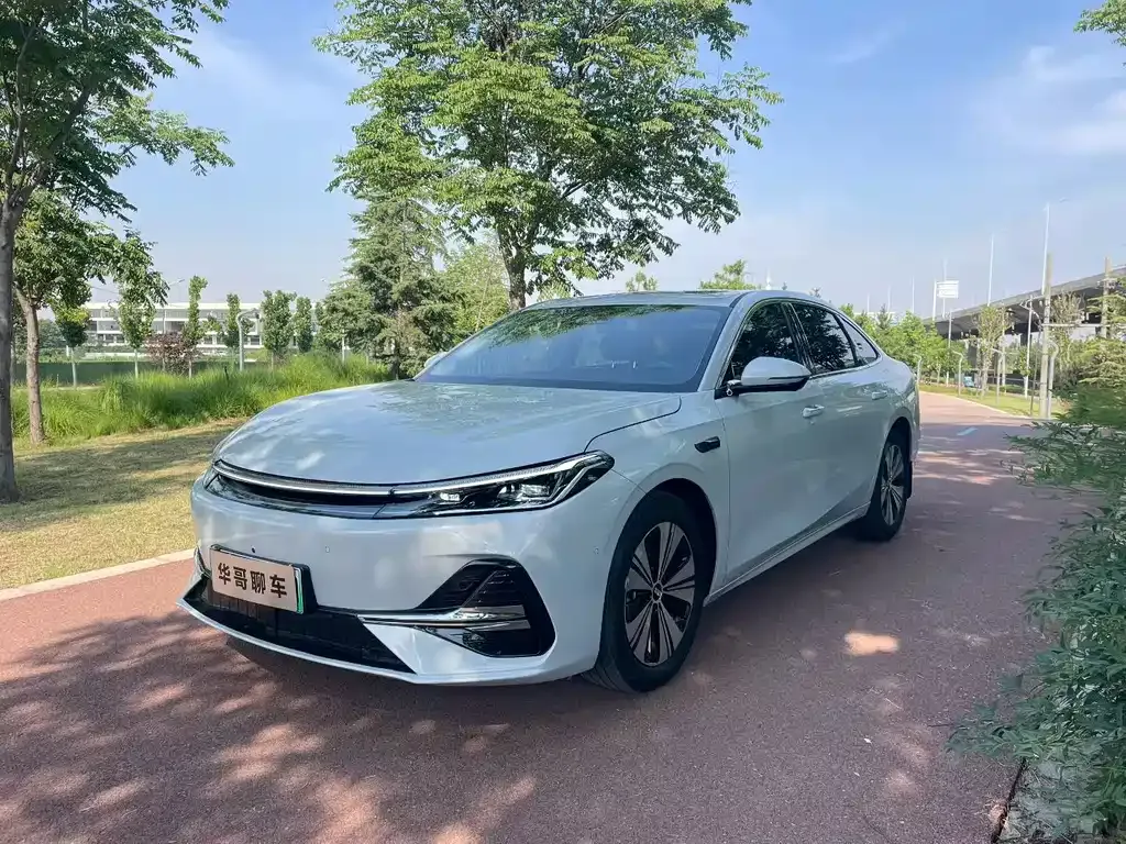 Geely 银河A7 EM