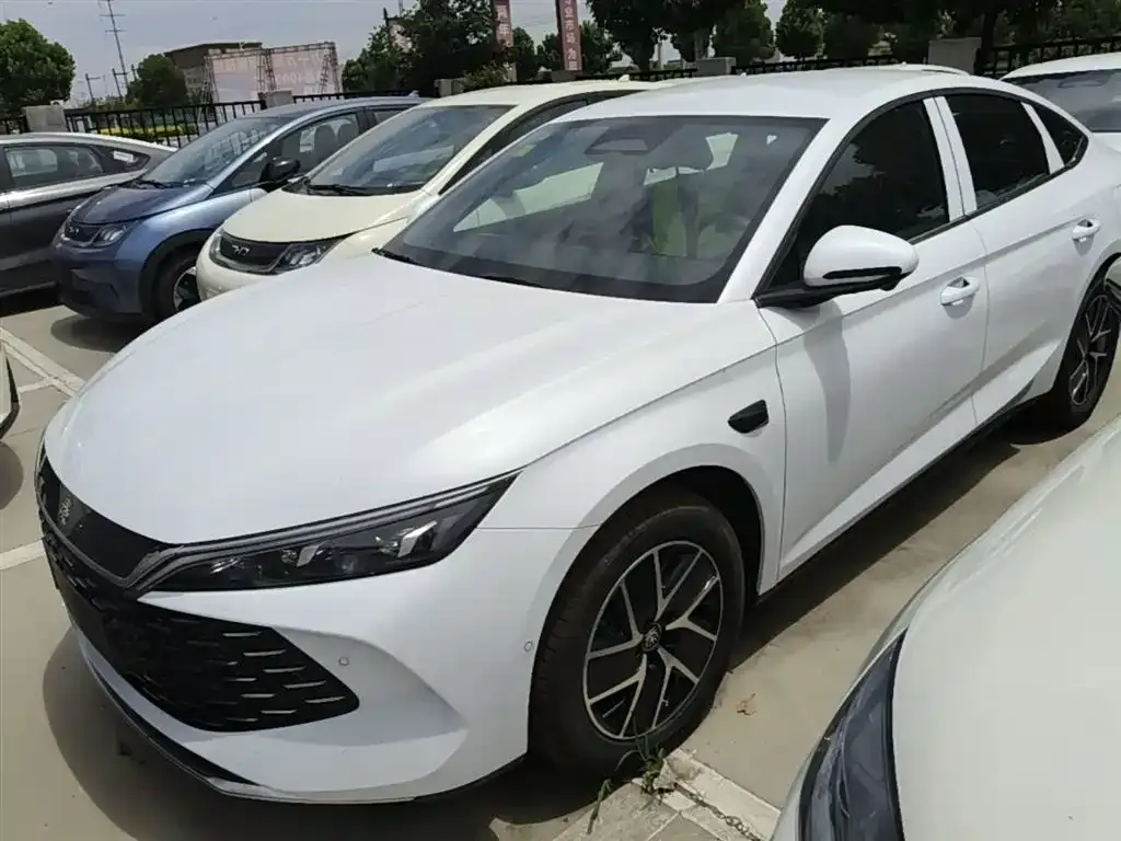 BYD Qin L — фото 1