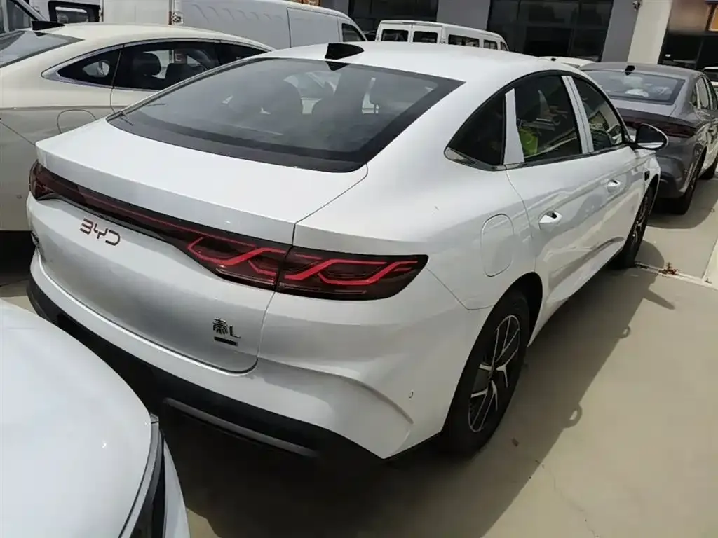 BYD Qin L — фото 6