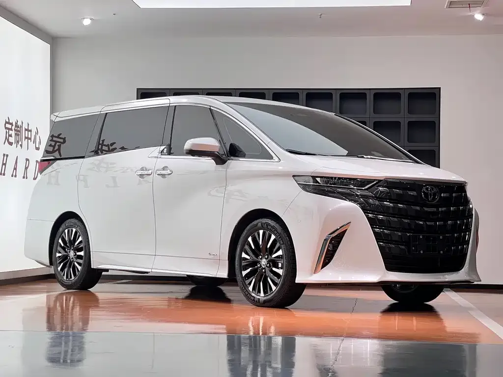 Toyota Alphard — фото 9