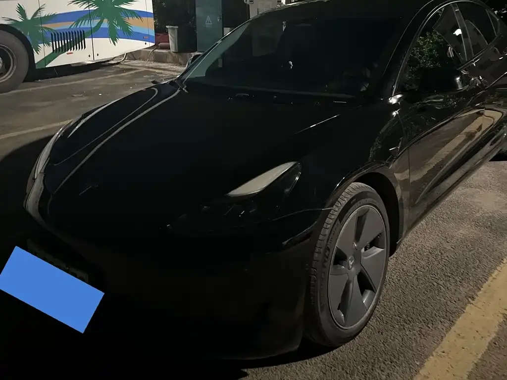 Tesla Model 3 — фото 7