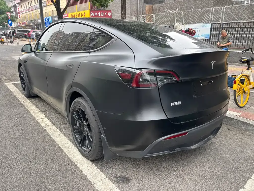 Tesla Model Y — фото 5