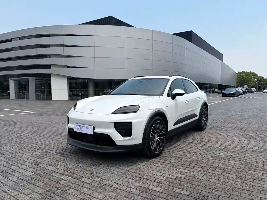 Porsche Macan EV