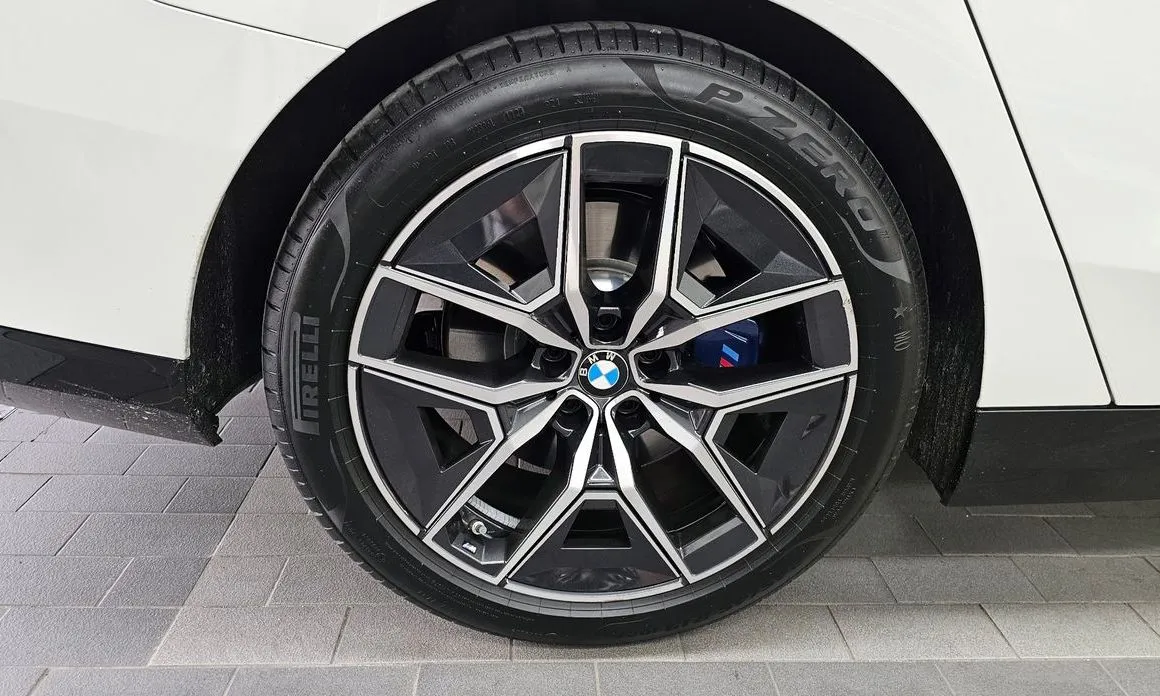 BMW 5-Series 2024 из KR, фото 3