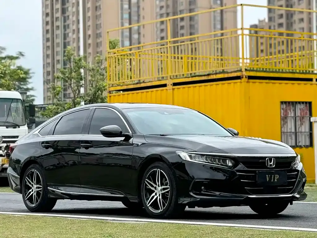 Honda Accord — фото 9