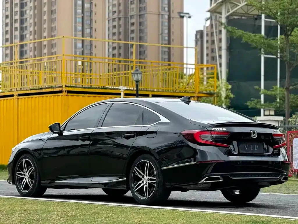 Honda Accord — фото 4