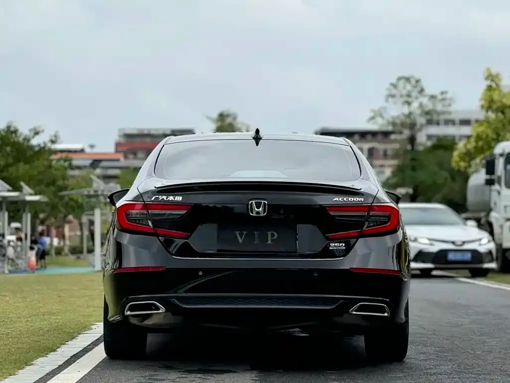 Honda Accord — фото 3