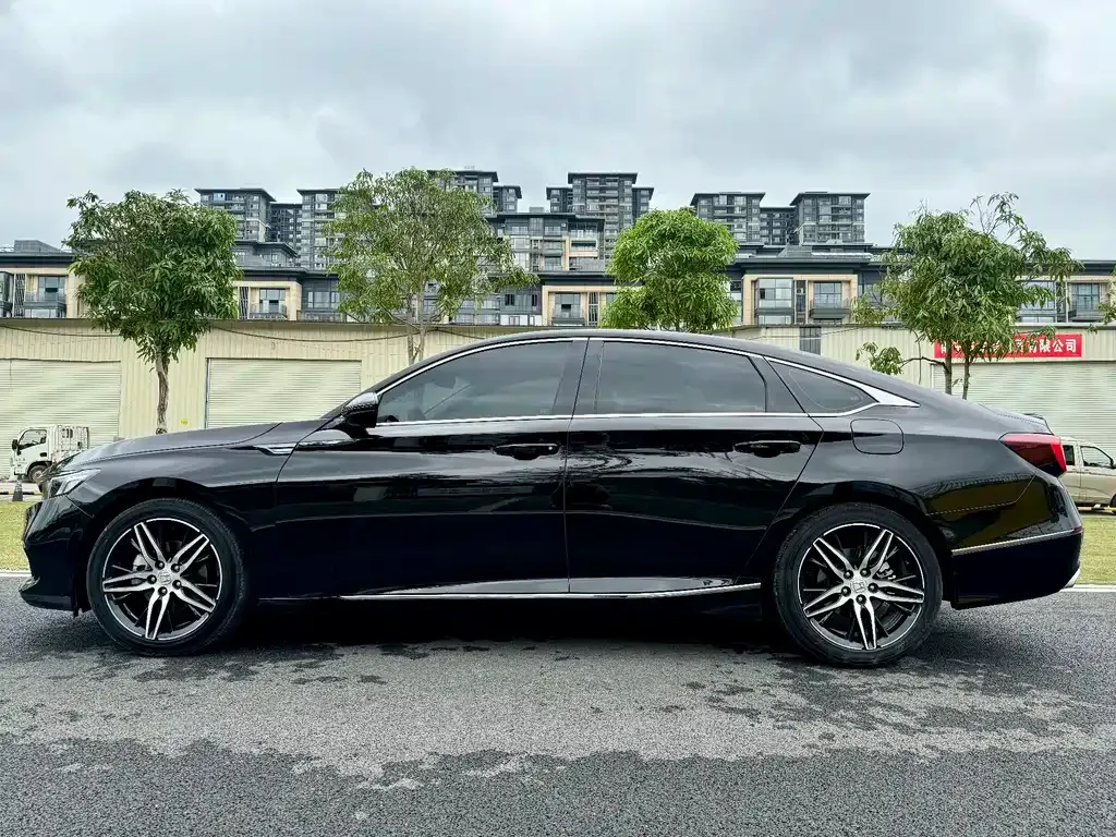 Honda Accord — фото 6