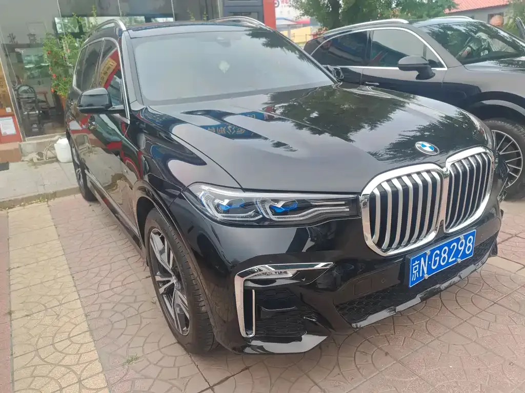 BMW X7 — фото 2