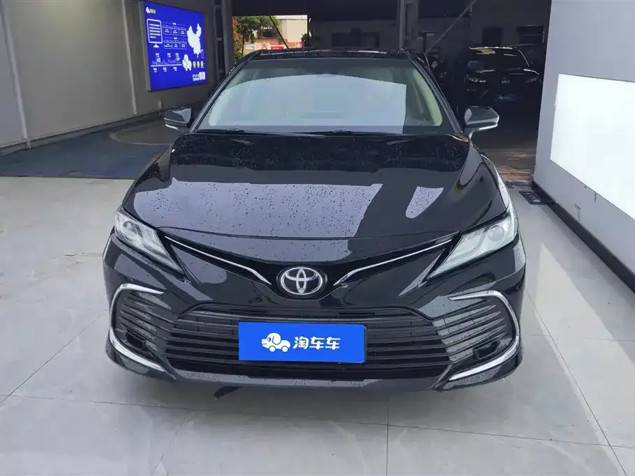 Toyota Camry — фото 3