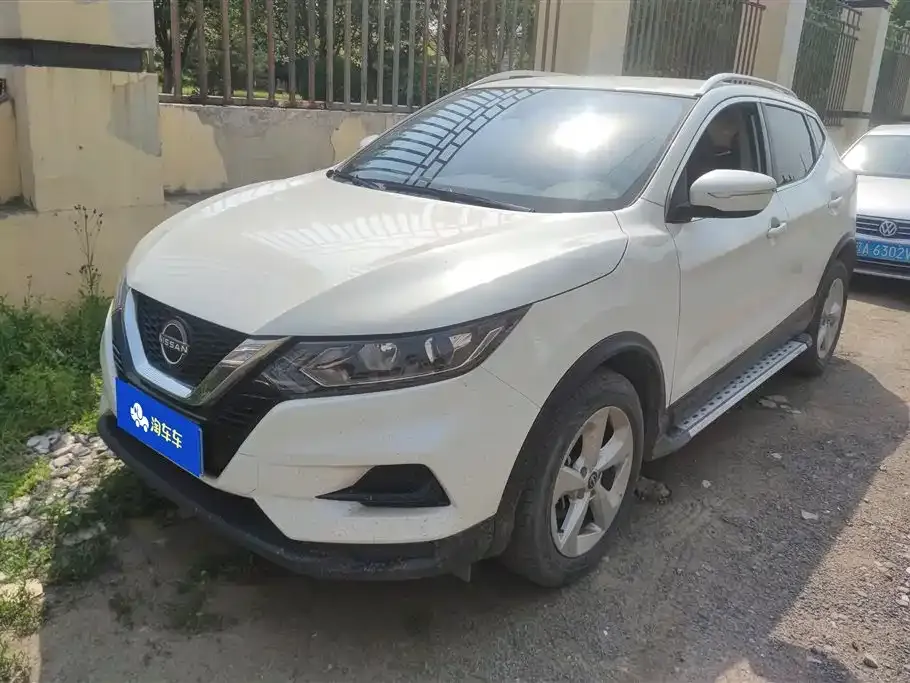 Nissan Qashqai — фото 1