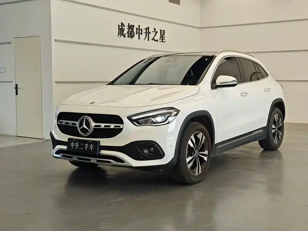Mercedes-Benz GLA — фото 1