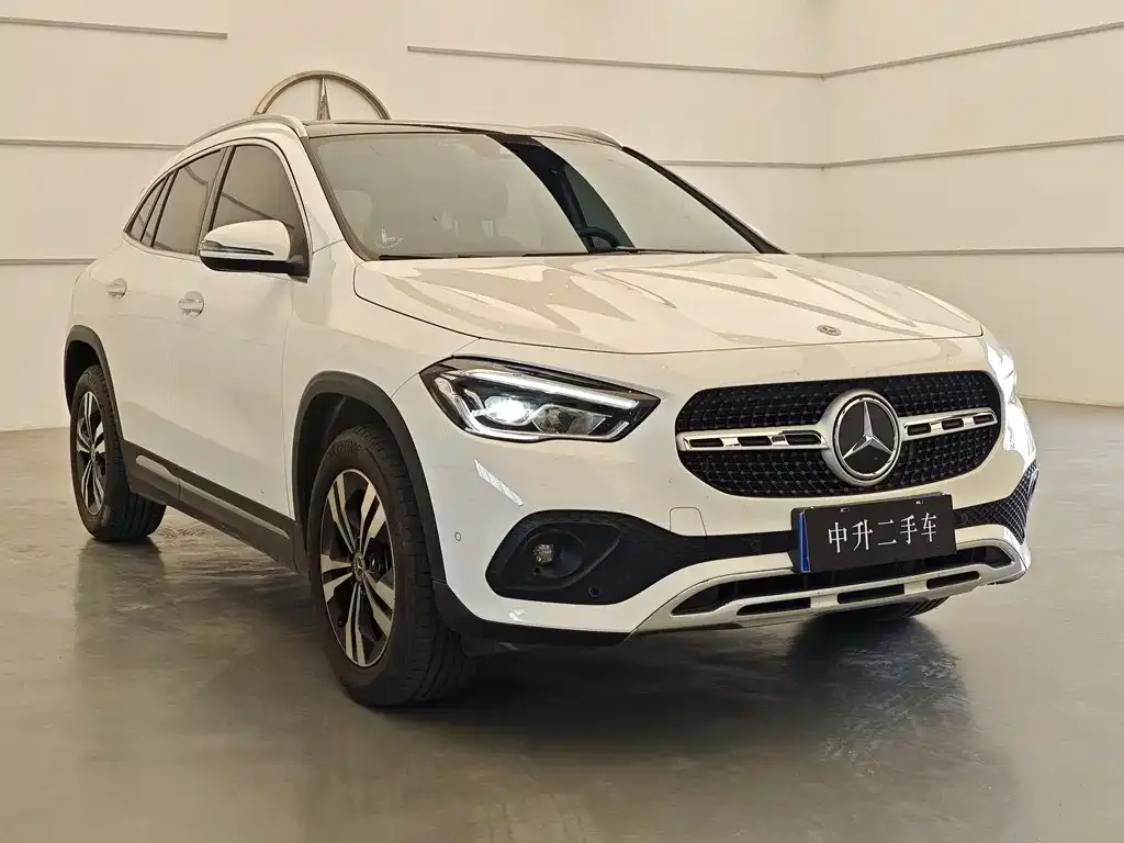 Mercedes-Benz GLA — фото 6