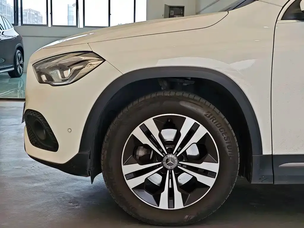 Mercedes-Benz GLA — фото 5