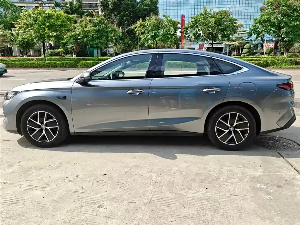 BYD Qin L — фото 10