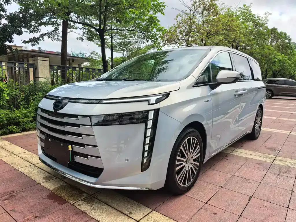 GAC Motor 传祺E8 PHEV — фото 9
