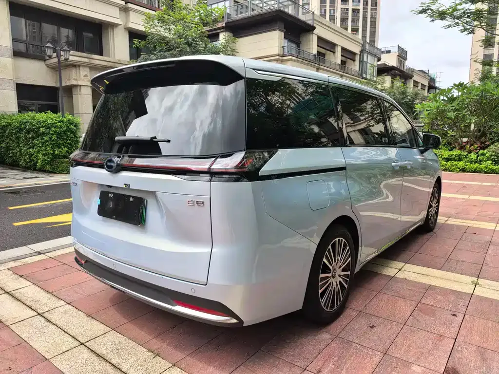GAC Motor 传祺E8 PHEV — фото 7