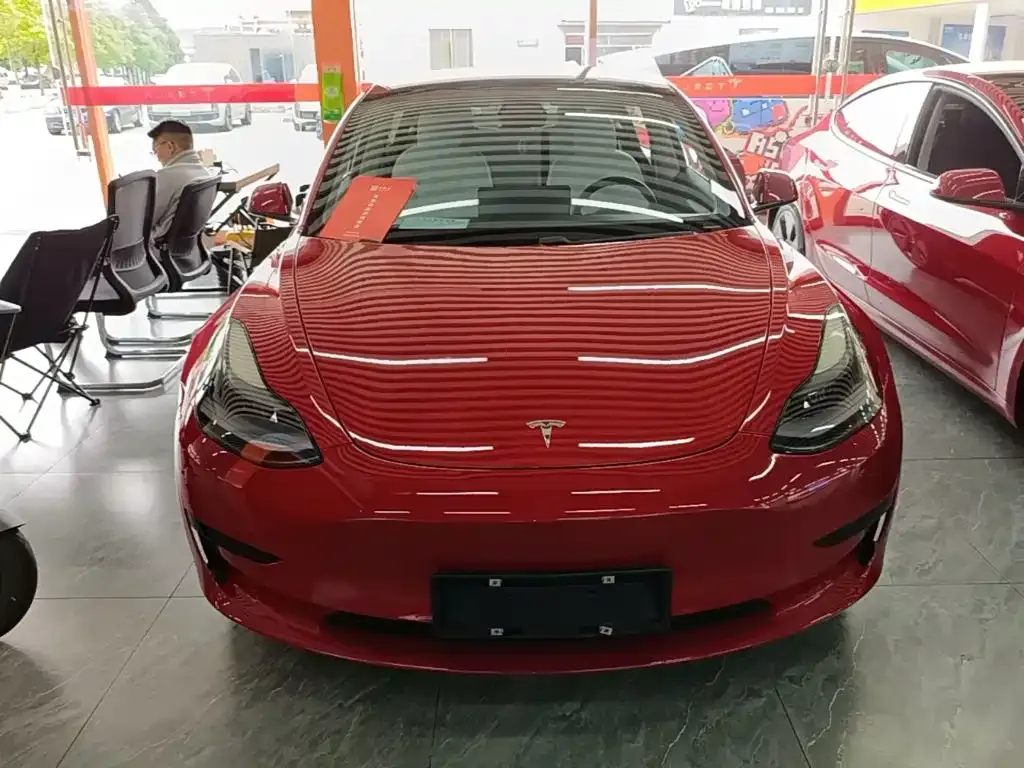 Tesla Model 3 — фото 6