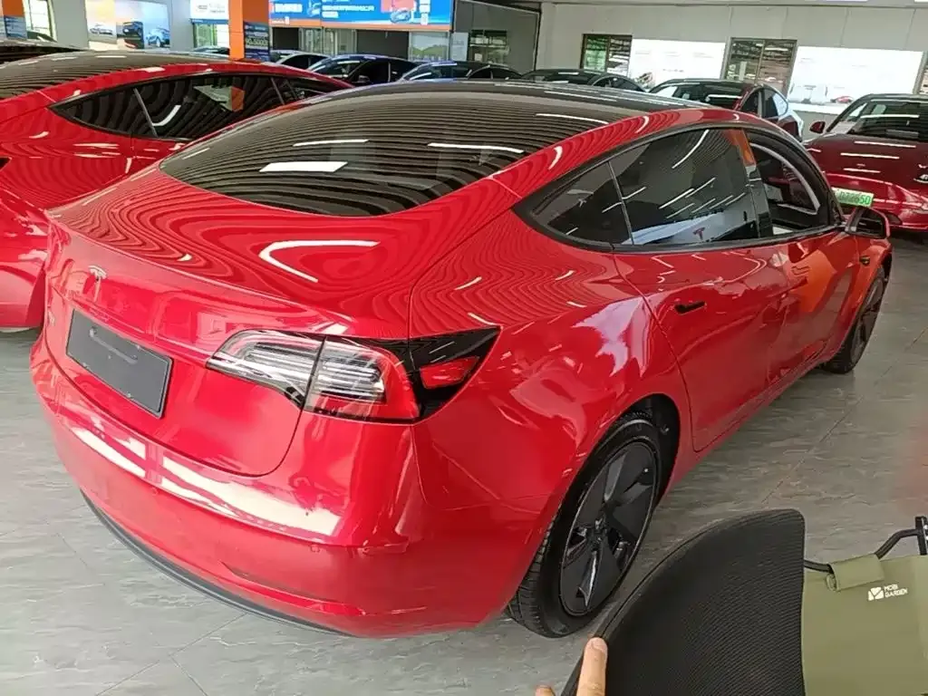 Tesla Model 3 — фото 9