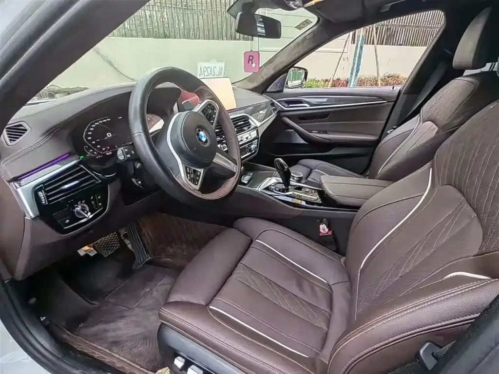 BMW 5 Series 2021 из CN, фото 5