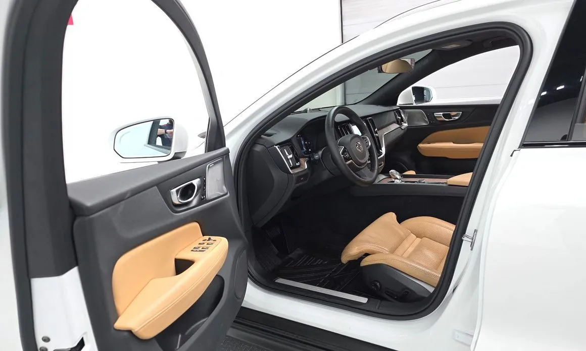 Volvo V60 2023 из KR, фото 9