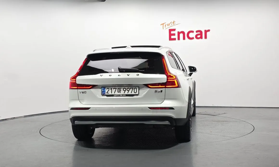 Volvo V60 2023 из KR, фото 4