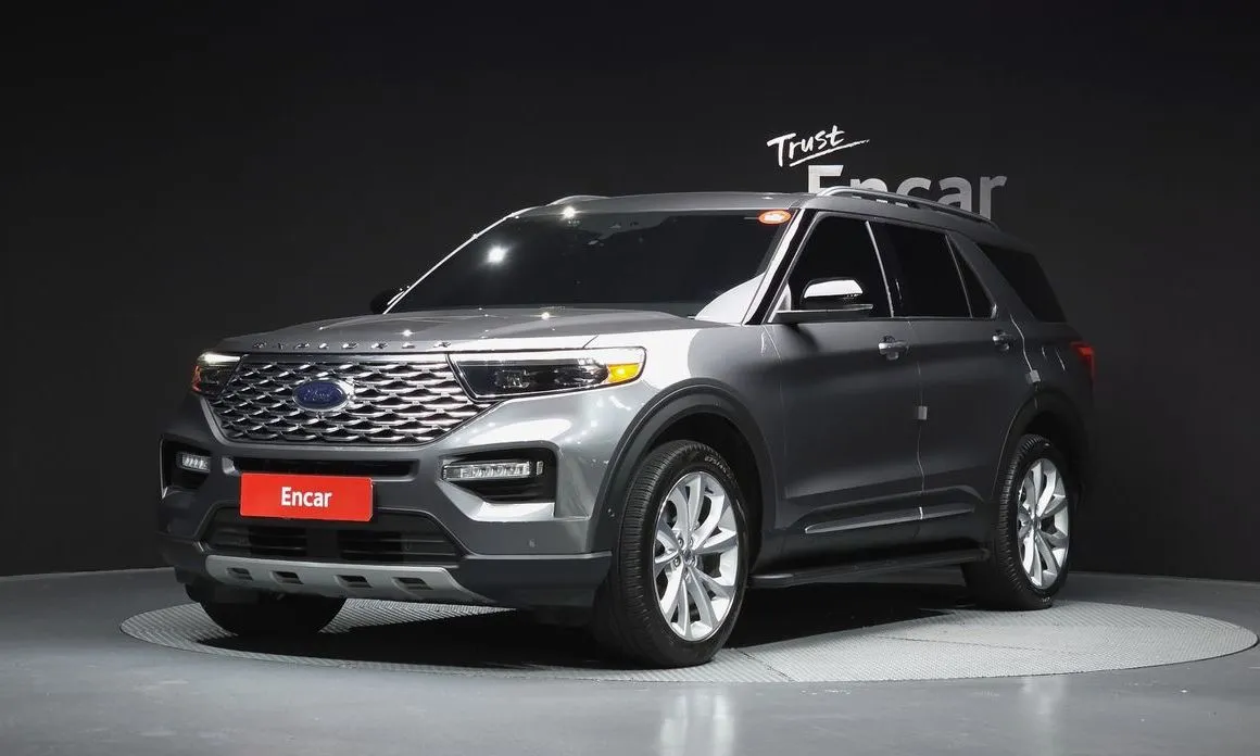 Ford Explorer — фото 1
