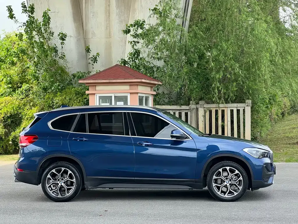 BMW X1 — фото 10