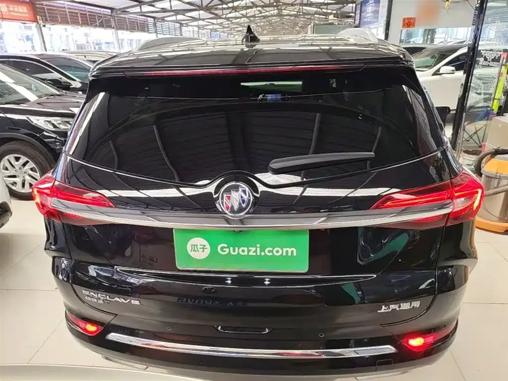Buick Enclave — фото 10