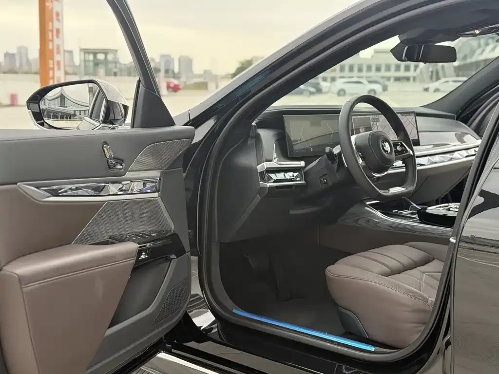 BMW 7 Series 2024 из CN, фото 3