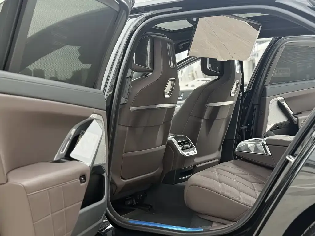 BMW 7 Series 2024 из CN, фото 5