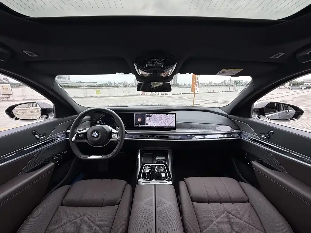 BMW 7 Series 2024 из CN, фото 4